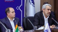 وزیر اقتصاد در نشست صمیمی رئیس جمهور با فعالان بخش خصوصی خبر داد؛ برنامه کوتاه مدت دولت برای بهبود شرایط اقتصادی