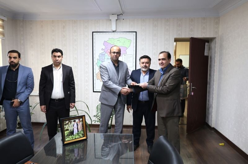 آیین تکریم و معارفه ذیحساب اداره کل پزشکی قانونی استان مرکزی برگزار شد آیین تکریم و معارفه ذیحساب اداره کل پزشکی قانونی استان مرکزی برگزار شد