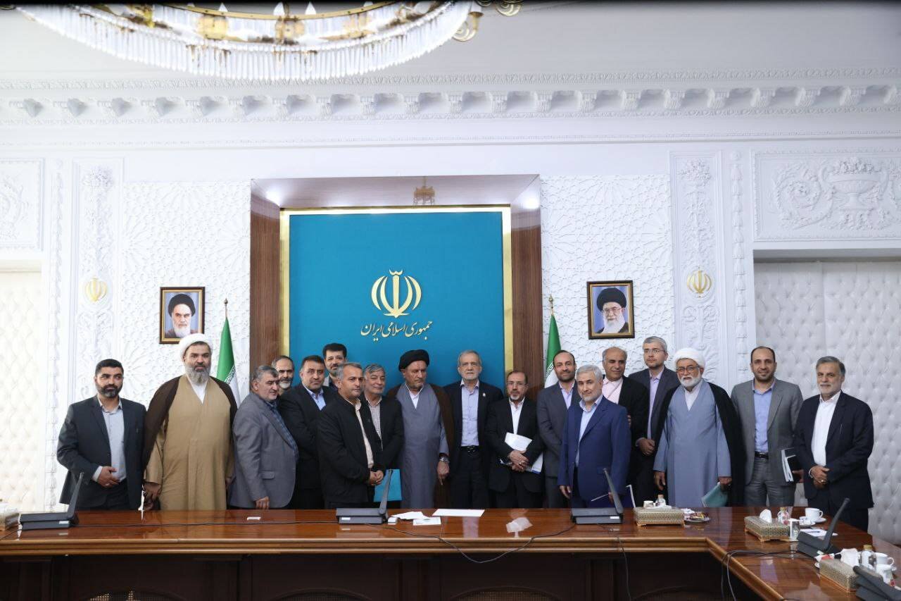 ‌ انتقاد رئیس‌جمهور از مخالفت و مقاومت مقابل اصلاح و کوچک کردن نظام اداری