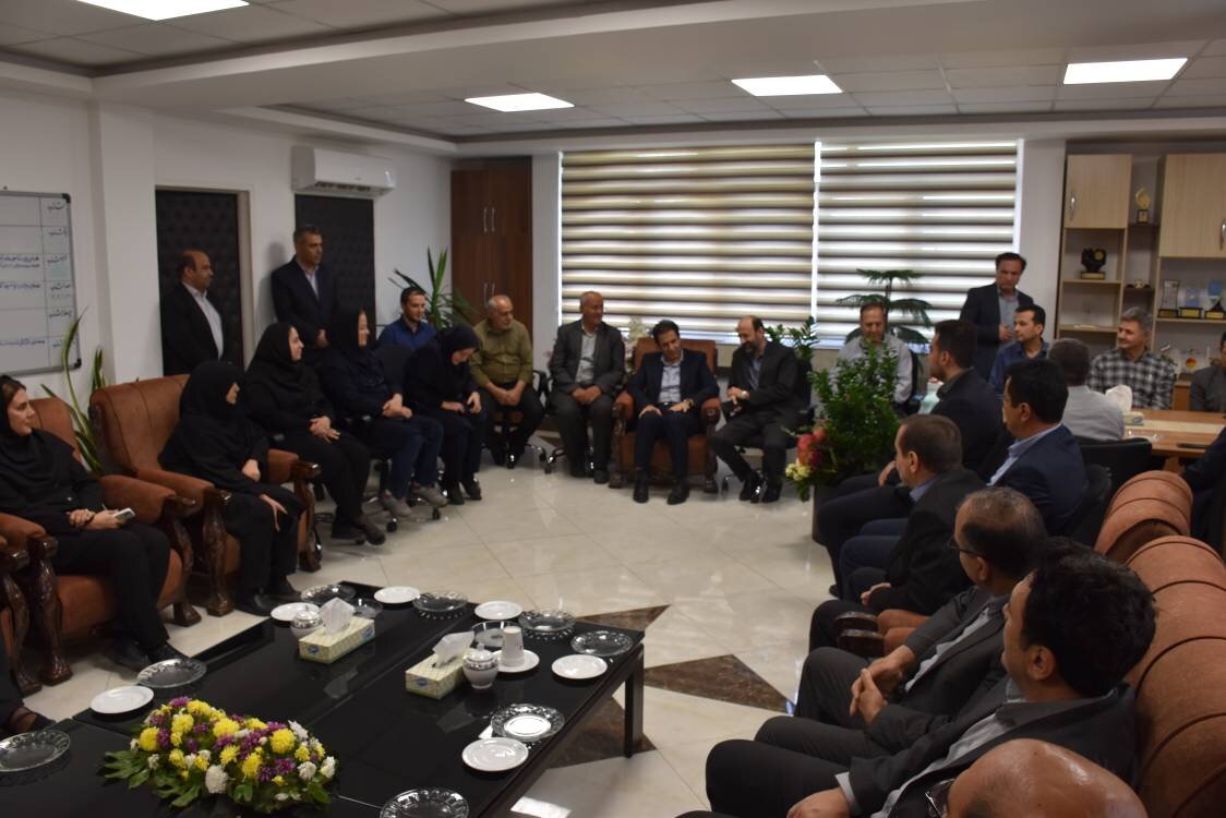 اخلاق، احترام و صداقت،  سه ویژگی یک کارمند برتر