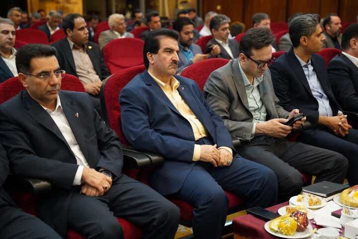 حمایت بانک رفاه کارگران از واحدهای تولیدی استان هرمزگان از طریق ابزارهای نوین تامین مالی