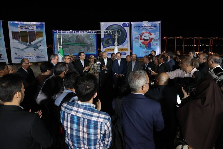 آیین بهره برداری از پروژه های زیر ساختی فرودگاه کیش با حضور وزیر اقتصاد