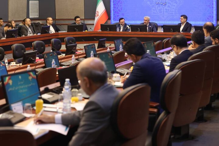 نشست هم اندیشی وزیر اقتصاد با مدیران عامل مناطق آزاد