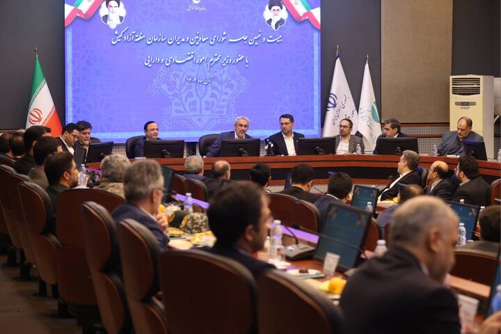 جذب ۱۰ میلیارد دلار سرمایه ظرف سه سال در هر منطقه آزاد تجاری و صنعتی جذب ۱۰ میلیارد دلار سرمایه ظرف سه سال در هر منطقه آزاد تجاری و صنعتی