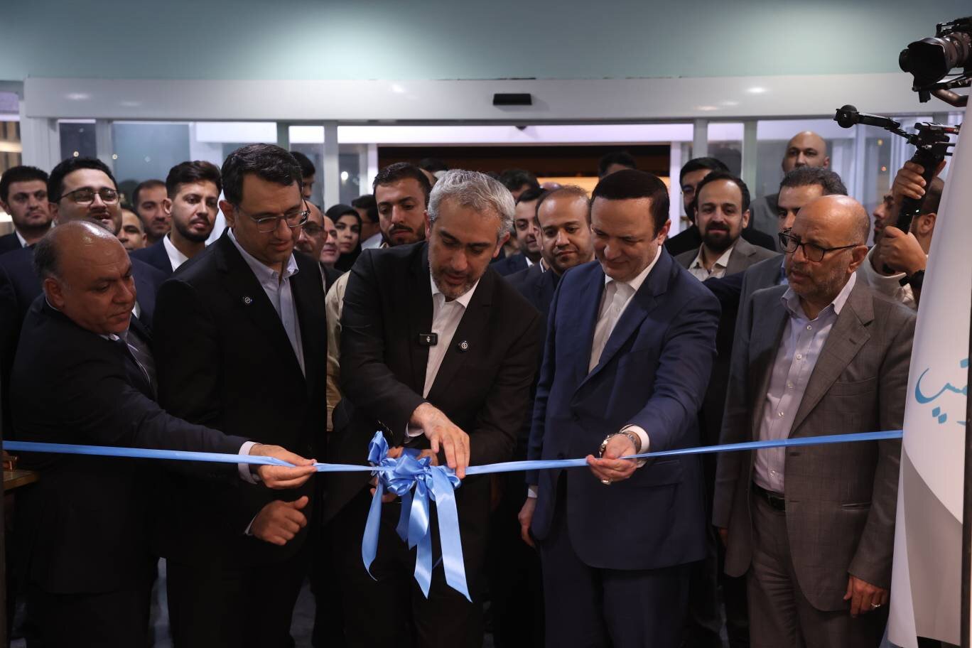 افتتاح پنج پروژه فرودگاهی با حضور وزیر اقتصاد در کیش افتتاح پنج پروژه فرودگاهی با حضور وزیر اقتصاد در کیش