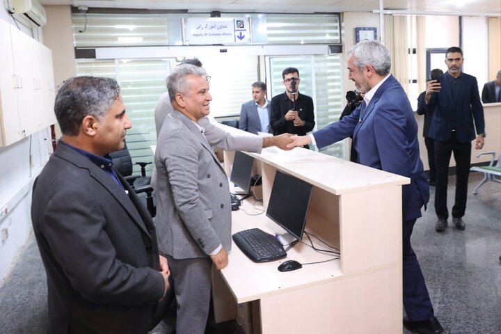 بازدید وزیر اقتصاد از اداره کل گمرک کیش و پردیس دانشگاهی صنعتی شریف