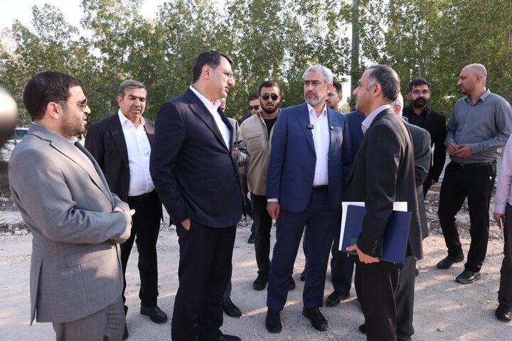 بازدید وزیر اقتصاد از اداره کل گمرک کیش و پردیس دانشگاهی صنعتی شریف