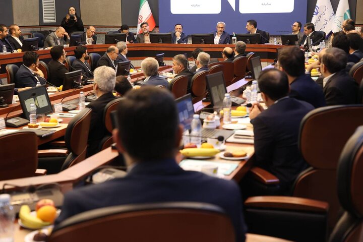 بیست و نهمین جلسه شورای معاونین و مدیران سازمان منطقه آزاد کیش