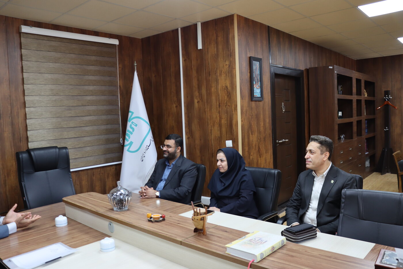 نشست مدیرکل امور اقتصادی و دارایی استان بوشهر با مدیرکل استاندارد استان