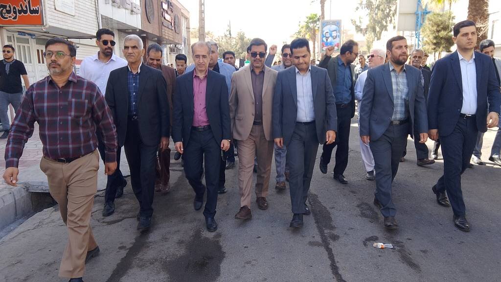 حضور مدیرکل و معاونین اداره‌کل امور اقتصادی و دارایی استان سیستان و بلوچستان در راهپیمایی یوم‌الله ۱۳ آبان