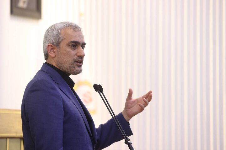 حضور وزیر اقتصاد در همایش بررسی عملکرد شش ماهه بانک ملی ایران