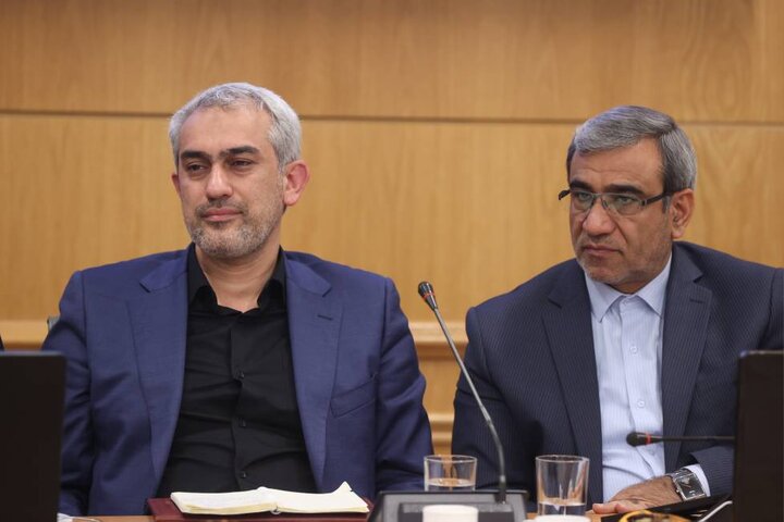 جلسه وزیر اقتصاد با اعضای مجمع نمایندگان مجلس استان خراسان رضوی