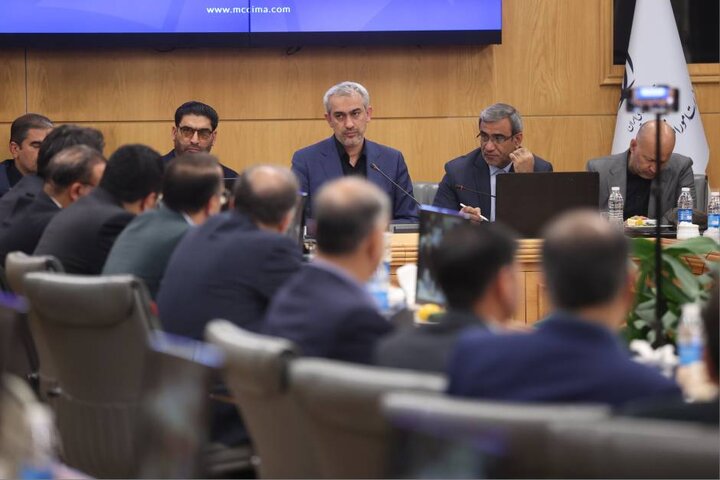 جلسه وزیر اقتصاد با اعضای مجمع نمایندگان مجلس استان خراسان رضوی