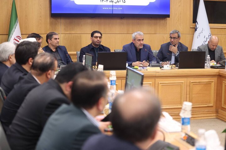 جلسه وزیر اقتصاد با اعضای مجمع نمایندگان مجلس استان خراسان رضوی