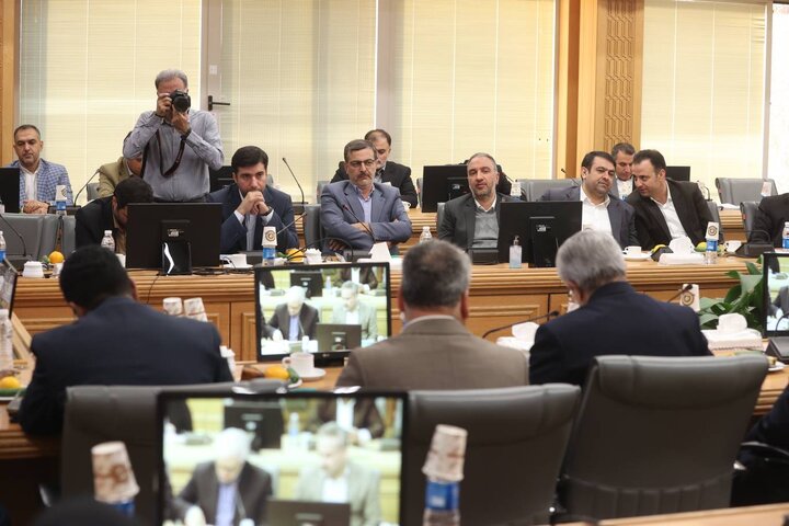 جلسه وزیر اقتصاد با اعضای مجمع نمایندگان مجلس استان خراسان رضوی