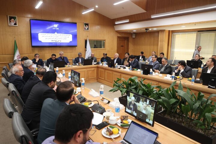 جلسه وزیر اقتصاد با اعضای مجمع نمایندگان مجلس استان خراسان رضوی