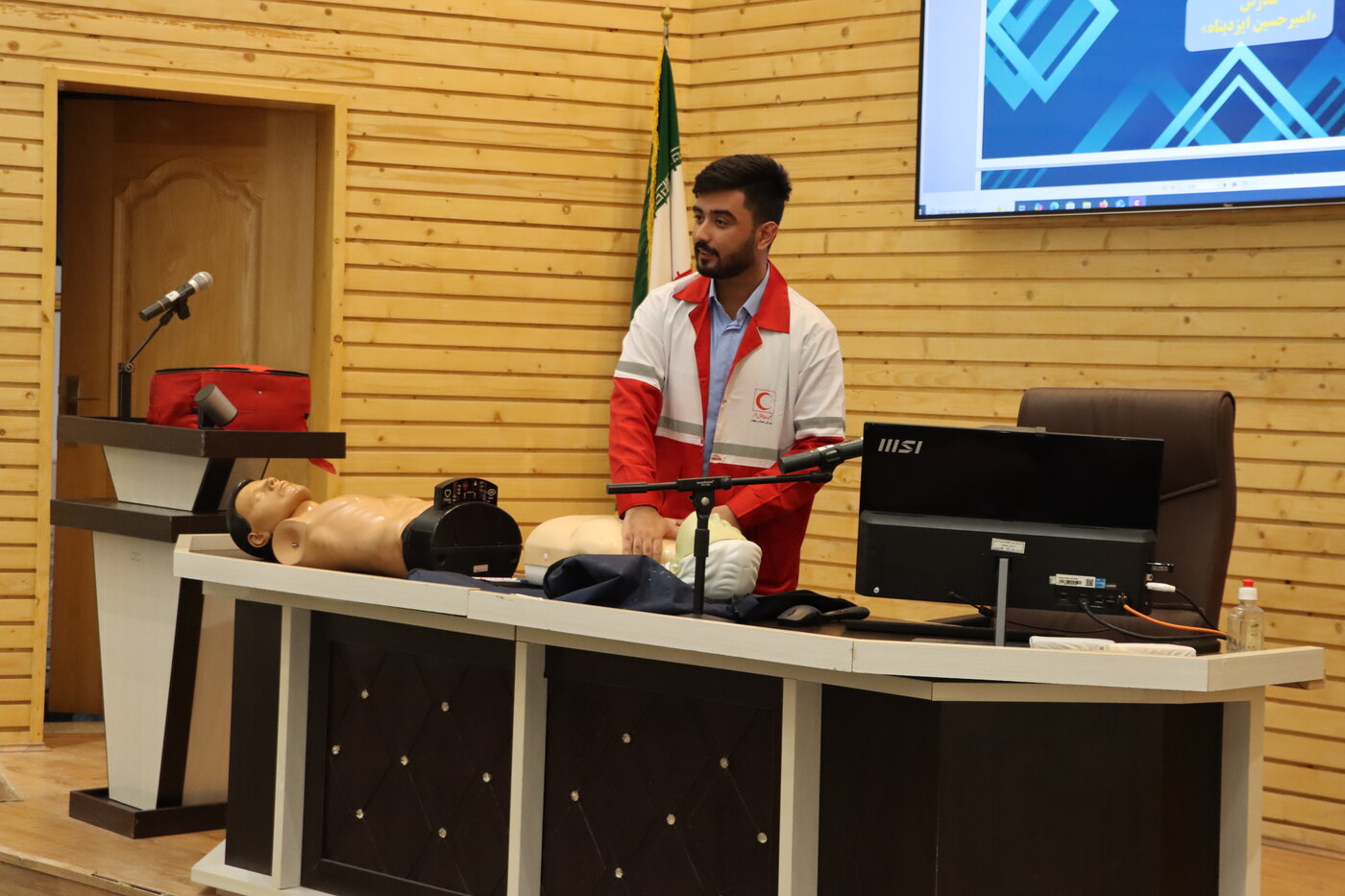 برگزاری کارگاه «سوانح، حوادث و کمکهای اولیه» بهمناسبت هفته پدافند غیرعامل