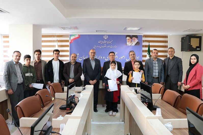 تقدیر از فرزندان شایسته کارکنان اداره کل