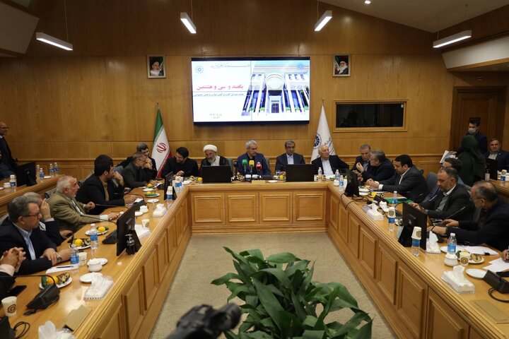 یکصد و سی و هشتیمن جلسه شورای گفت و گوی دولت و بخش خصوصی خراسان رضوی با حضور وزیر امور اقتصادی و دارایی