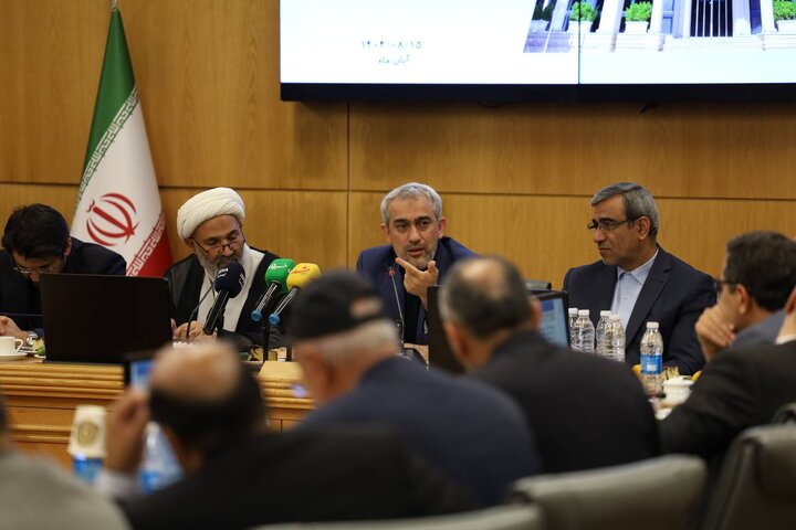 یکصد و سی و هشتیمن جلسه شورای گفت و گوی دولت و بخش خصوصی خراسان رضوی با حضور وزیر امور اقتصادی و دارایی