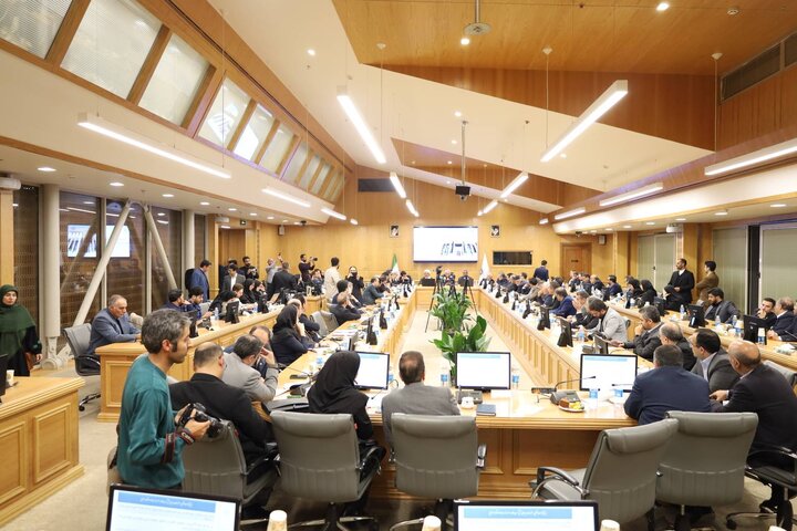 یکصد و سی و هشتیمن جلسه شورای گفت و گوی دولت و بخش خصوصی خراسان رضوی با حضور وزیر امور اقتصادی و دارایی