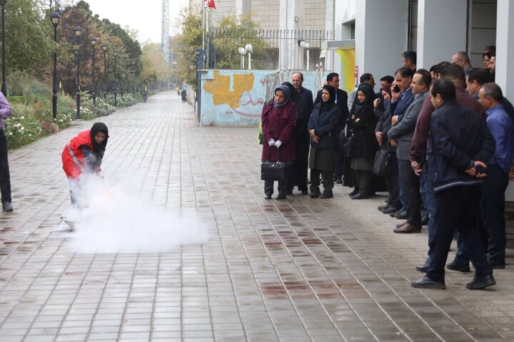 دوره آموزشی حضوری اطفاء حریق و پدافند غیرعامل