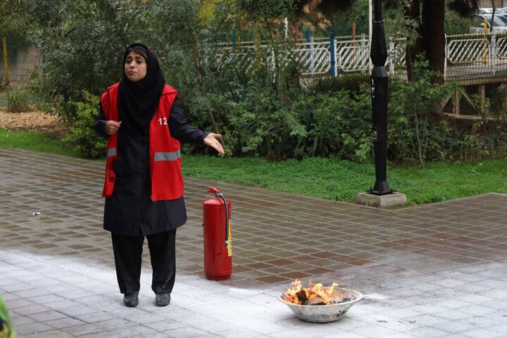 دوره آموزشی حضوری اطفاء حریق و پدافند غیرعامل