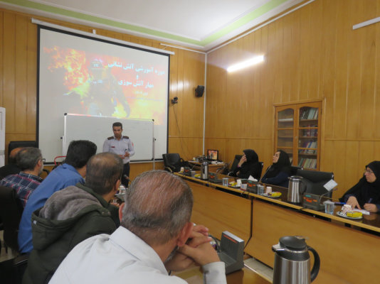 استان فارس- دوره آتش نشانی و مهار آتش