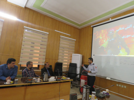 استان فارس- دوره آتش نشانی و مهار آتش