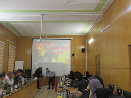 استان فارس- دوره آتش نشانی و مهار آتش