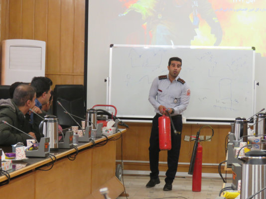 استان فارس- دوره آتش نشانی و مهار آتش