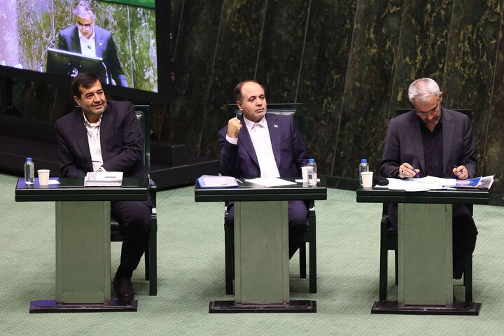 حضور وزیر اقتصاد در جلسه علنی مجلس شورای اسلامی
