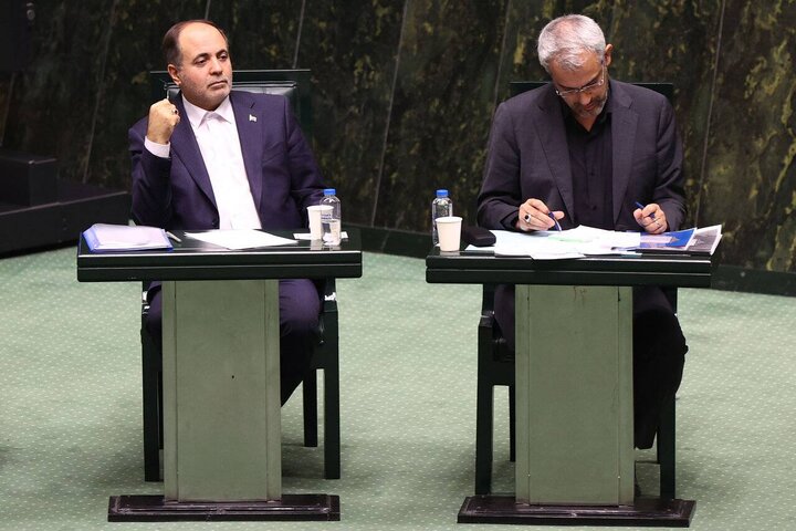حضور وزیر اقتصاد در جلسه علنی مجلس شورای اسلامی