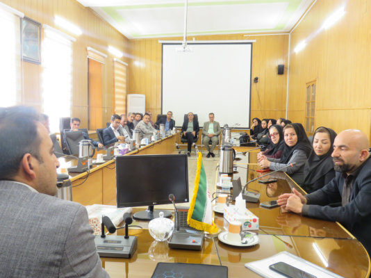 استان فارس - نشست صمیمی سرپرست با کارکنان