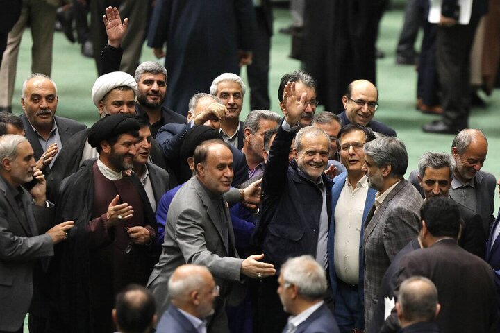 حضور وزیر اقتصاد در جلسه علنی مجلس شورای اسلامی