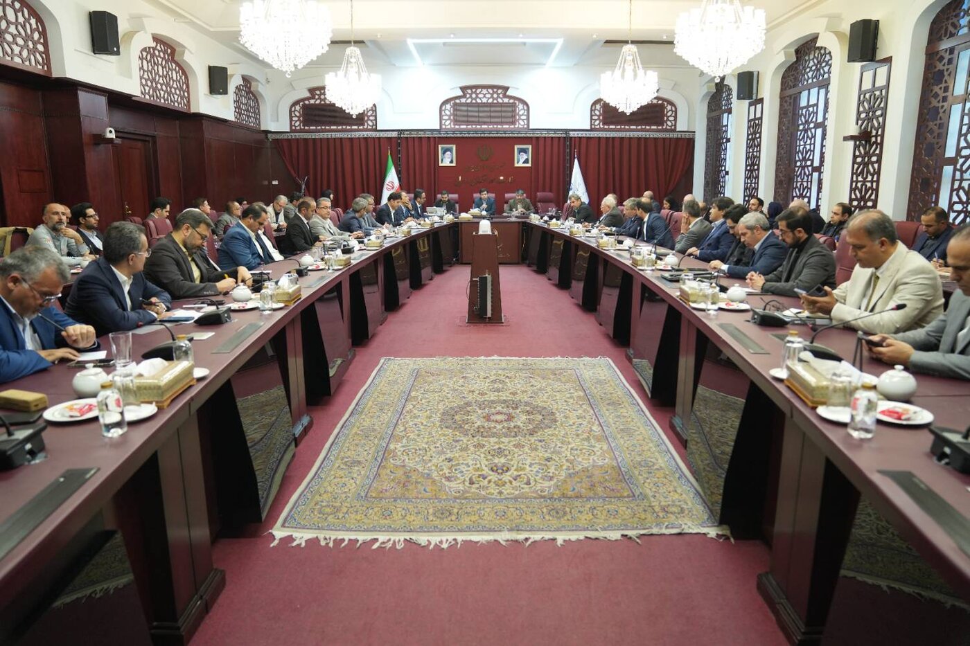 نشست سرمایه‌گذاران خارجی با سرپرست سازمان سرمایه گذاری