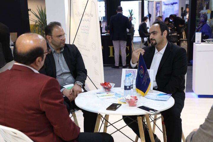 روز نخست غرفه وزارت امور اقتصادی و دارایی در نمایشگاه اینوکس 2025