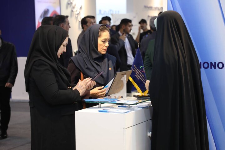 روز نخست غرفه وزارت امور اقتصادی و دارایی در نمایشگاه اینوکس 2025