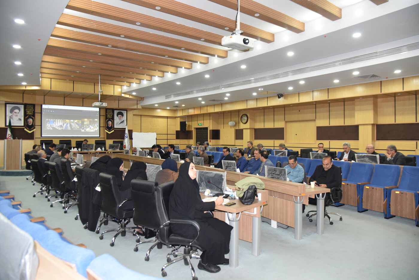 پانزدهمین جلسه هماهنگی ذیحسابان البرز و نشست وبیناری هم اندیشی ذیحسابان مناطق 6و7کشوری برگزار شد