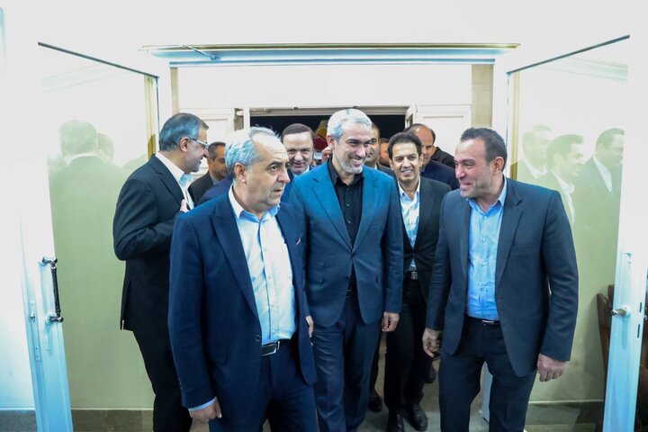 ورود وزیر اقتصاد به استان آذربایجان شرقی