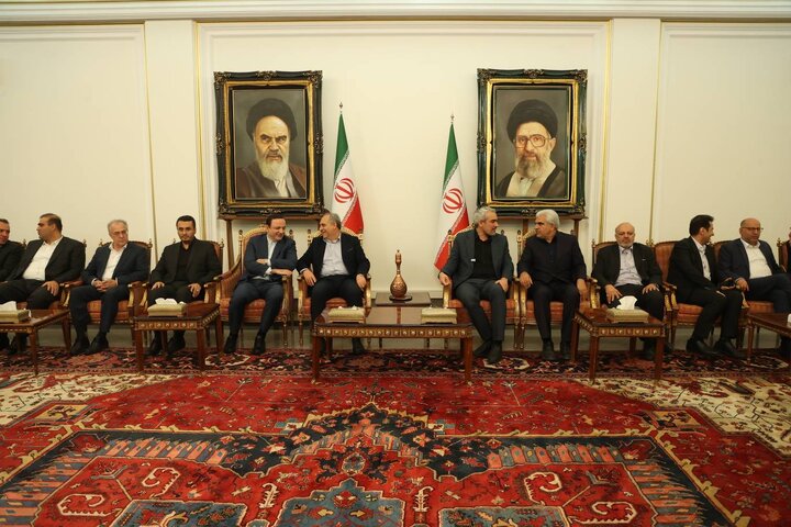 ورود وزیر اقتصاد به استان آذربایجان شرقی