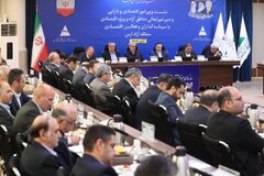 نشست وزیر اقتصاد با سرمایه گذاران و فعالین اقتصادی منطقه آزاد ارس