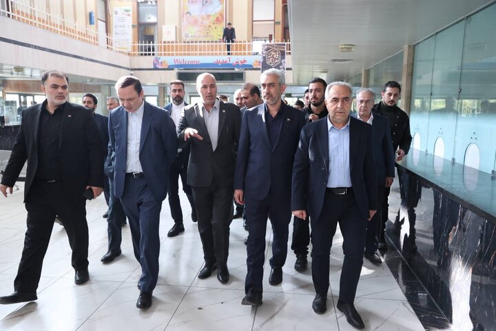 بازدید وزیر اقتصاد از اداره کل گمرک و پایانه مرزی جلفا