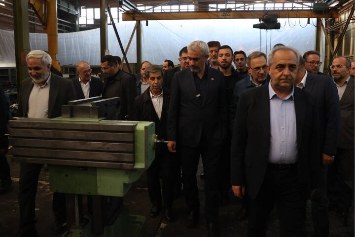 بازدید دکتر مدنی زاده از گروه ماشین سازی تبریز