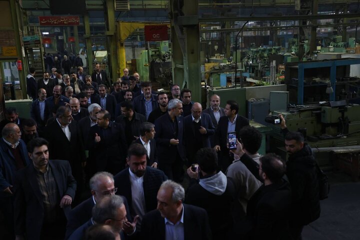 بازدید دکتر مدنی زاده از گروه ماشین سازی تبریز