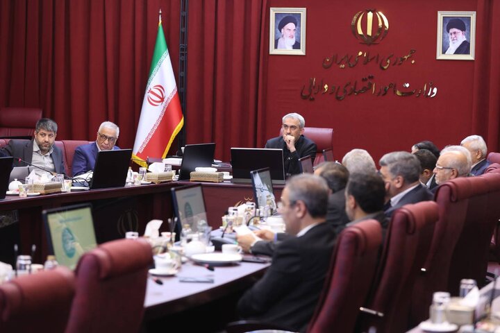 دیدار دکتر مدنی زاده با صاحب نظران اقتصادی و مدیریتی