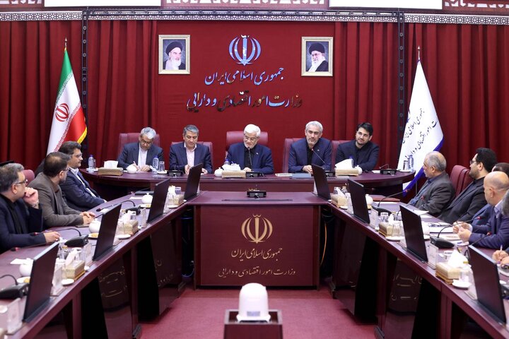 شورای معاونین با حضور عارف