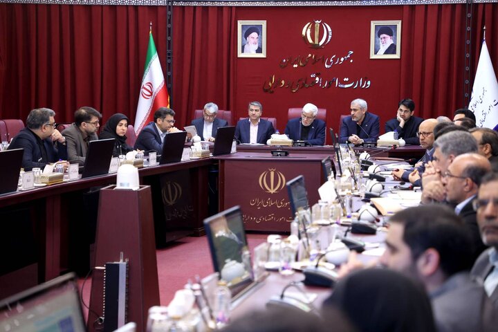 شورای معاونین با حضور عارف