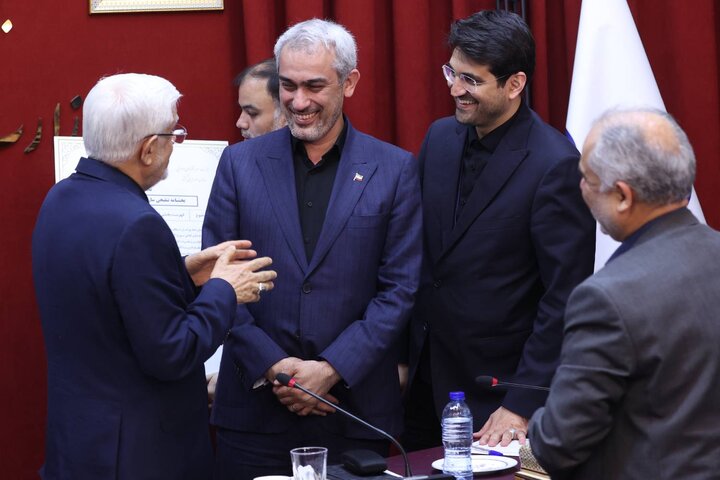 شورای معاونین با حضور عارف