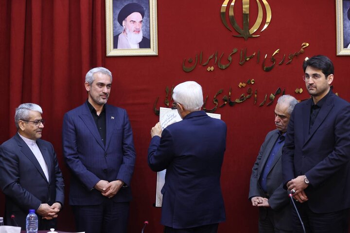 شورای معاونین با حضور عارف